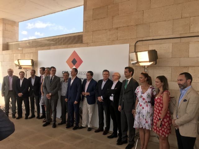 La Región cuenta con 1.356 directivos más que hace un año - 1, Foto 1