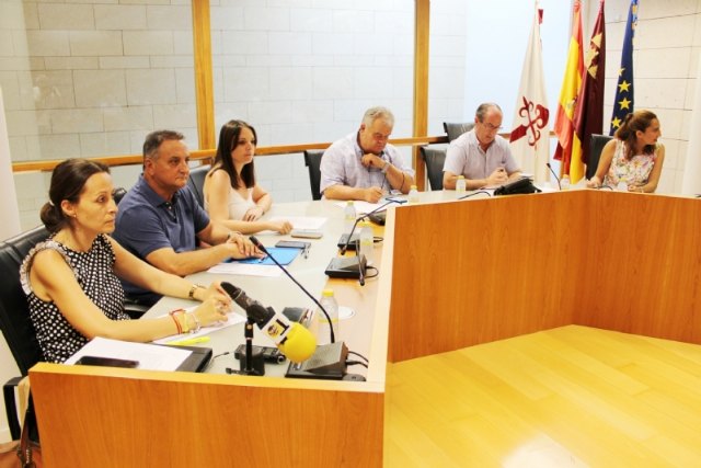 Five municipal groups are constituted and the appointment of the lieutenants of mayors and of the corresponding attributions to the Mayor's Office, Foto 2