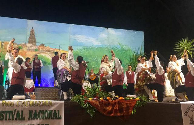 La peña L'Almazara cerró su 34ª Semana Cultural con la muestra nacional de folklore Joaquín Fernández Dólera - 2, Foto 2