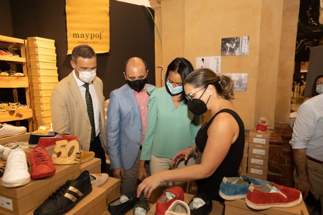 Firmas caravaqueñas de calzado y complementos se dan cita en la sala de la Compañía de Jesús para participar en el Festival de las Artes del Yute - 2, Foto 2