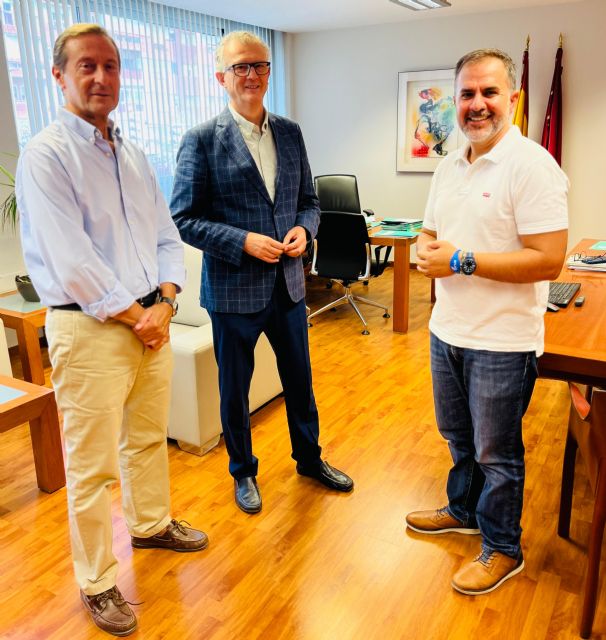 Salud traslada a la Fundación Ambulancia del Deseo su apoyo a la labor social y humanitaria que realiza por el bienestar emocional de pacientes y sus familias - 1, Foto 1