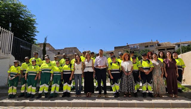 El Ayuntamiento de Caravaca mejora la limpieza y la jardinería en el casco urbano y pedanías con la contratación de veinte personas en desempleo - 2, Foto 2