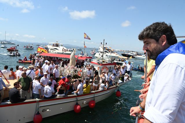 López Miras acompa&ntilde;a a la Virgen del Carmen en la romería de San Pedro del Pinatar - 3, Foto 3
