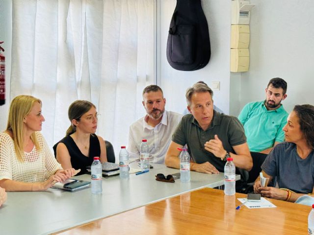El alcalde expresa su total apoyo a las reivindicaciones de los representantes vecinales de Torrecilla y Campillo en la reunión con la delegada del Gobierno - 4, Foto 4