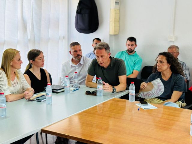 El alcalde expresa su total apoyo a las reivindicaciones de los representantes vecinales de Torrecilla y Campillo en la reunión con la delegada del Gobierno - 5, Foto 5