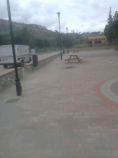 La Concejalía de Obras y Servicios realiza actuaciones de acondicionamiento del Paseo Ribereño - 1, Foto 1