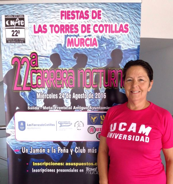 Los corredores de la XXII Carrera Nocturna Fiestas de Las Torres, con la camiseta de los deportistas de la UCAM - 3, Foto 3