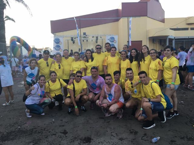 Un millar de personas participaron en la Spume Run, la primera carrera de espuma de colores de España, celebrado en Santiago de la Ribera - 3, Foto 3