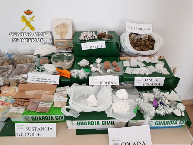 La Guardia Civil desmantela un activo punto de venta de drogas al menudeo en Puerto de Mazarrón - 2, Foto 2