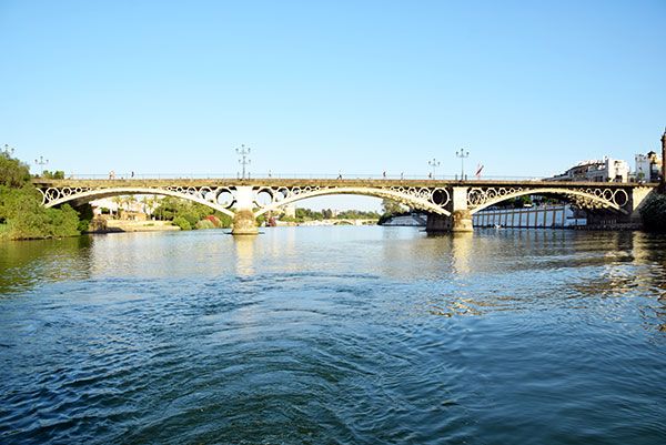En un barco solar eléctrico, las Instituciones sevillana de la Mar hicieron un recorrido por los mejores rincones del río Guadalquivir - 1, Foto 1
