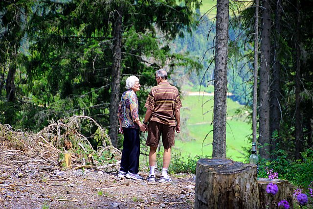 Por qué realizar actividades sostenibles con las personas mayores contribuye a mejorar su calidad de vida - 1, Foto 1