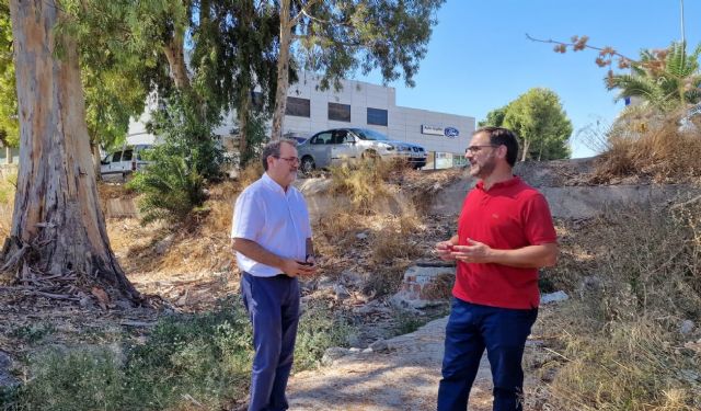 El Ayuntamiento de Lorca adelanta la campaña de limpieza y desbroce de las ramblas del casco urbano para evitar daños ante la posibilidad de lluvias torrenciales - 2, Foto 2