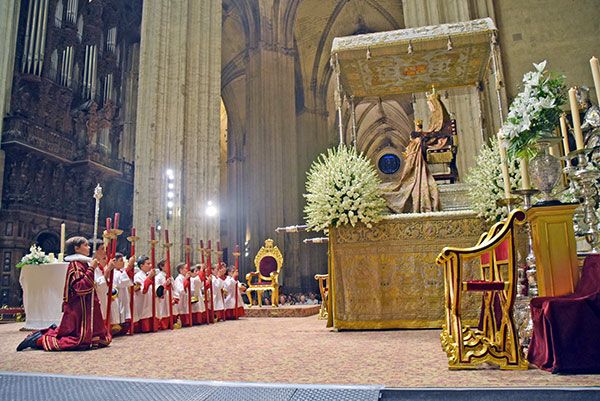 Sevilla vuelve a acompañar a la patrona la Virgen de los Reyes tras dos años de ausencia - 1, Foto 1