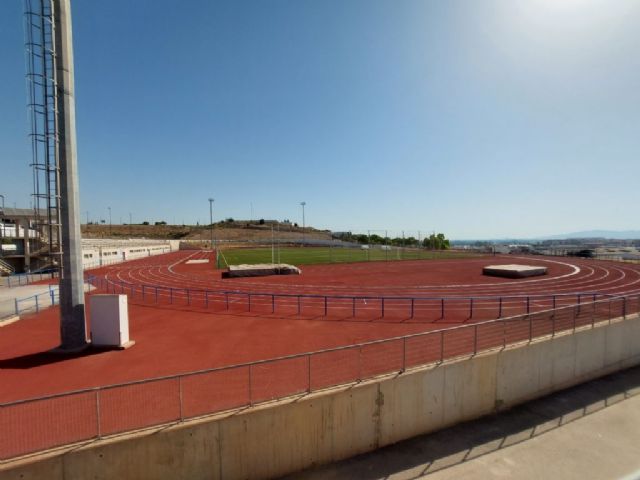 Abierta la pista de atletismo del polideportivo Manuel Ruiz - 2, Foto 2