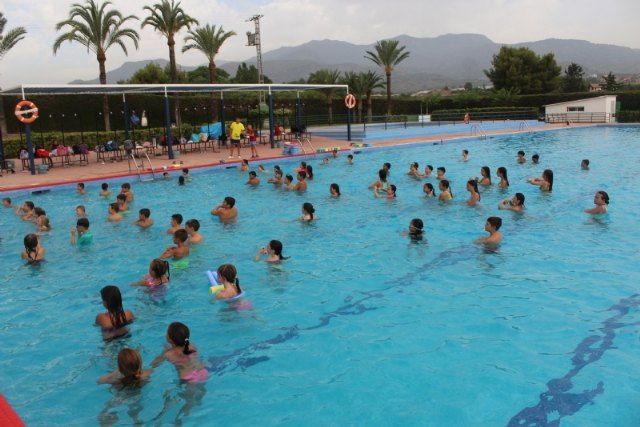 Unos 250 niños vienen participando este verano en la Escuela de Verano Polideportiva en el Polideportivo Municipal, Foto 1
