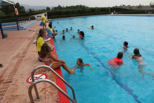 Unos 250 niños vienen participando este verano en la Escuela de Verano Polideportiva en el Polideportivo Municipal, Foto 4