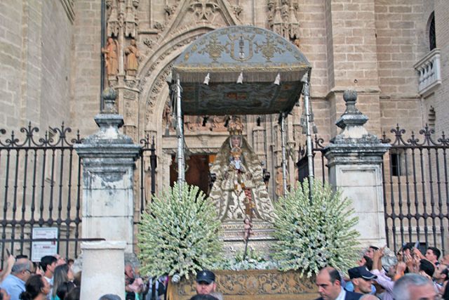 Así lució la Virgen de los Reyes, patrona de Sevilla, en la procesión de este 15 de agosto - 2, Foto 2