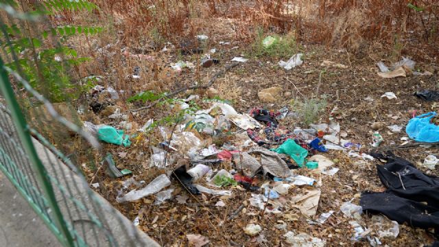El colapso de la limpieza en Murcia: contenedores averiados, quinto contenedor paralizado y malestar vecinal en aumento - 3, Foto 3