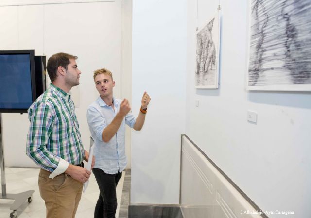 Cuerpo, espacio y movimiento se combinan en la exposición Umbrales del cartagenero Javier Navarro - 1, Foto 1