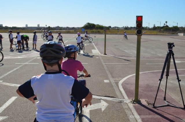 La concejalía de Medio Ambiente promueve de manera lúdica la movilidad sostenible - 2, Foto 2