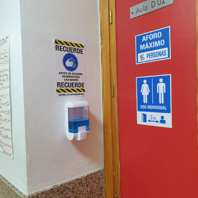 La alcaldesa, Teresa García, visita el IES Emilio Pérez Piñero ante el nuevo inicio de curso 2020 - 1, Foto 1