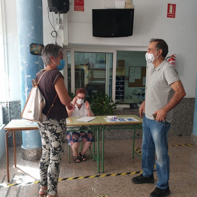 La alcaldesa, Teresa García, visita el IES Emilio Pérez Piñero ante el nuevo inicio de curso 2020 - 2, Foto 2