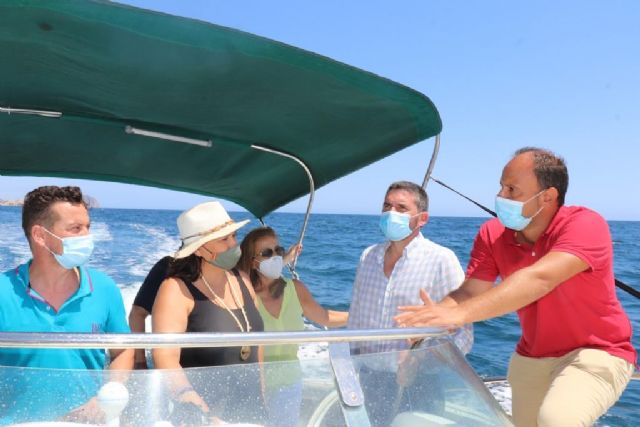Reverte y el consejero Luengo realizan una visita para comprobar sobre el terreno el proyecto de la Reserva Marina de Interés Pesquero de Cabo Cope - 1, Foto 1