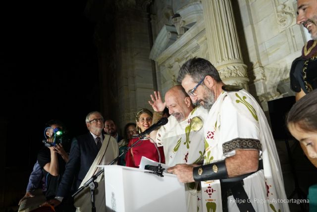 La historia de Carthagineses y Romanos resurge con un pregón dedicado al compromiso de sus cerca de 6.000 festeros - 1, Foto 1