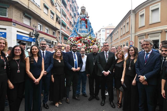 López Miras acompaña a la Virgen de la Fuensanta en la romería de regreso a su santuario - 2, Foto 2