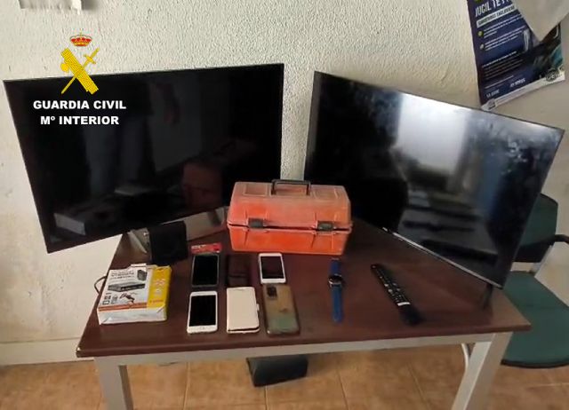 La Guardia Civil desmantela en Alhama de Murcia un grupo delictivo especializado en cometer delitos contra el patrimonio, Foto 6