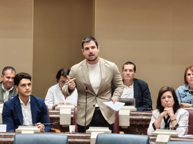 Fernando Moreno: Ortu&ntilde;o lleva más de dos a&ntilde;os prometiendo soluciones para el CEIS y su gran medida estrella se ha saldado con un solo bombero incorporado - 2, Foto 2