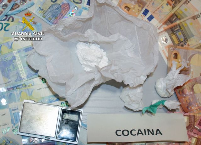 La Guardia Civil desmantela un activo punto de venta de droga en Ceutí - 3, Foto 3