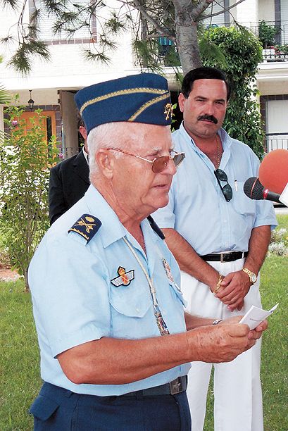 El Ayuntamiento decreta un día de luto oficial por la muerte del general del Ejército del Aire Francisco Javier Bautista, Medalla de Plata e Hijo Predilecto de la Villa de San Javier - 1, Foto 1