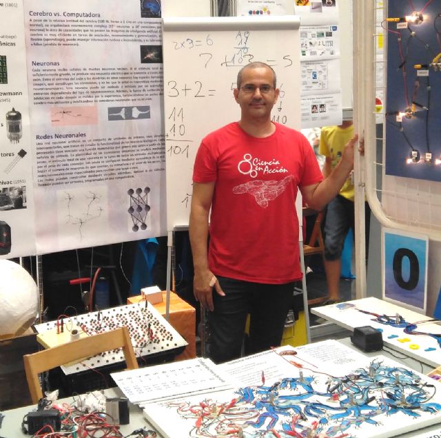 El profesor de la UMU Antonio Guirao Piñera, de la Universidad de Murcia, recibe un primer premio en la final del concurso internacional Ciencia en Acción 2018 - 1, Foto 1