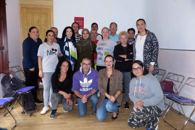 El Ayuntamiento de Caravaca colabora con los cursos formativos de inclusión social Cáritas para mejorar la empleabilidad - 1, Foto 1