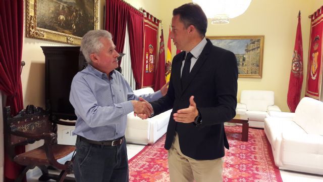 Diplomas de Servicios Distinguidos de la Ciudad - 1, Foto 1