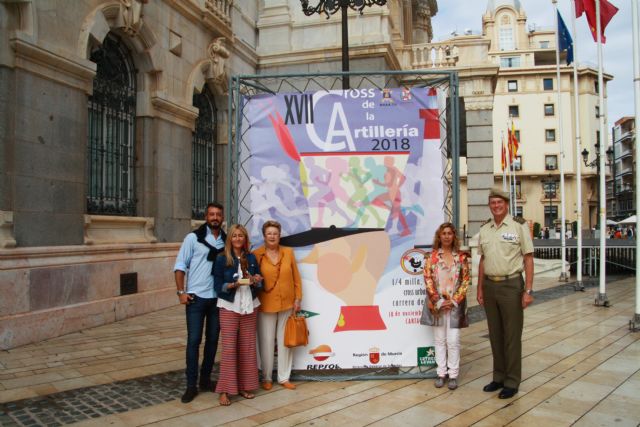 Entrega del premio del concurso del cartel anunciador del XVII Cross de la Artillería - 2, Foto 2