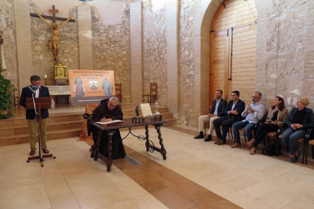 El Convento de los Carmelitas acogió la asamblea constituyente de la refundada Asociación Cultural de San Juan y Santa Teresa de Jesús de Caravaca - 3, Foto 3