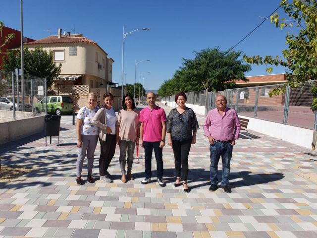 El Ayuntamiento de Molina de Segura finaliza las obras de peatonalización de la Calle Serreta y los trabajos de impermeabilización del pabellón infantil del CEIP La Purísima en la pedanía de El Llano - 3, Foto 3
