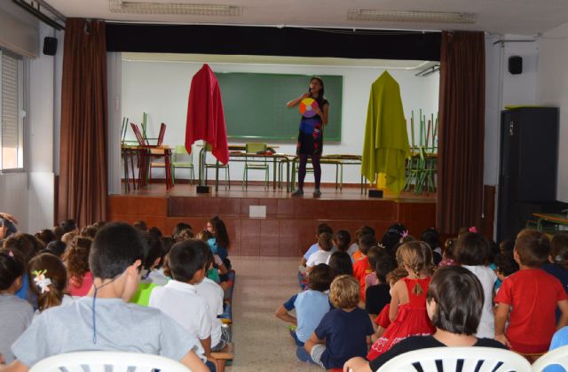 Las Torres de Cotillas fomenta el uso de la biblioteca en la conmemoración de su día mundial - 2, Foto 2