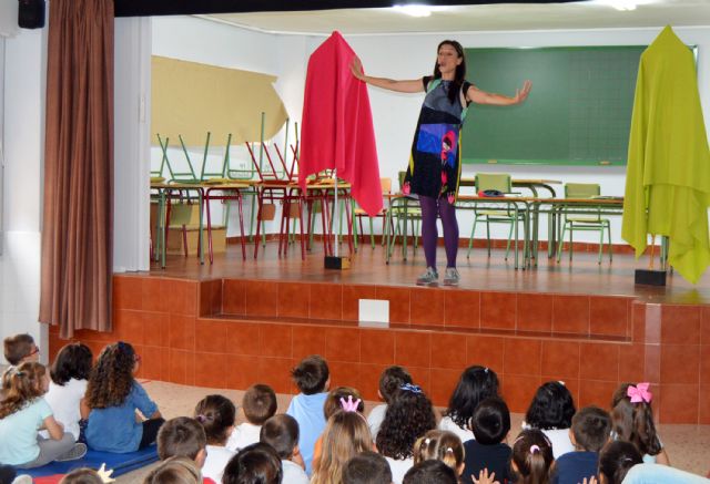 Las Torres de Cotillas fomenta el uso de la biblioteca en la conmemoración de su día mundial - 4, Foto 4