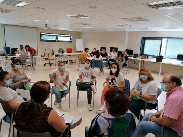 Un equipo multidisciplinar de profesionales sanitarios se forman como educadores para hacer frente a la obesidad infantil - 1, Foto 1