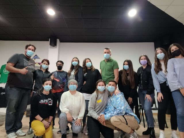 Catorce jóvenes aprenden nuevas dinámicas de juego para grandes grupos - 1, Foto 1