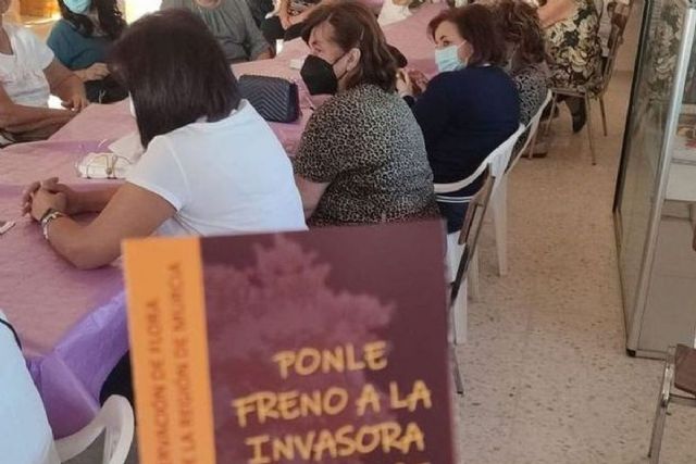 Las plantas invasoras, en el Día de la Mujer Rural - 1, Foto 1