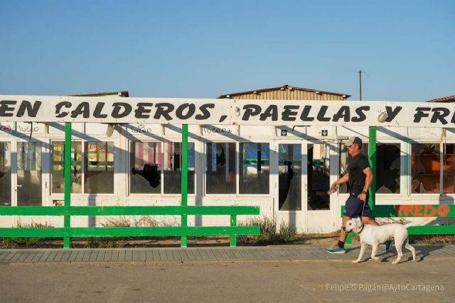 Urbanismo obliga a los propietarios a precintar el restaurante Katy de Cabo de Palos - 1, Foto 1