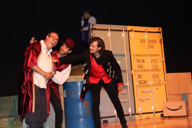 Lleno total con La comedia de las equivocaciones en el certamen nacional de teatro amateur Juan Baño - 1, Foto 1