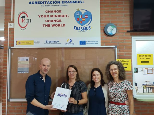 El IES Rey Carlos III abre sus puertas a nuevos proyectos europeos con la visita de una profesora de Helsinki - 1, Foto 1