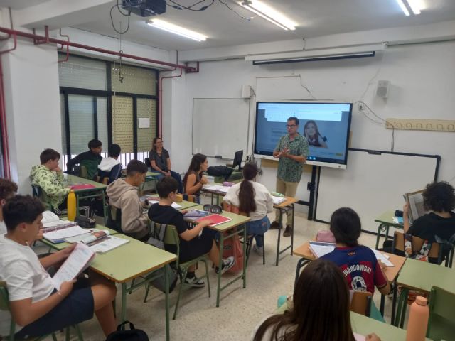 El IES Rey Carlos III abre sus puertas a nuevos proyectos europeos con la visita de una profesora de Helsinki - 3, Foto 3