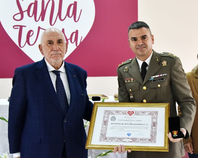 La Hospitalidad Santa Teresa celebró ayer el Día de su patrona con la entrega de las Medallas de Oro 2025 y la incorporación de nuevos patronos - 5, Foto 5