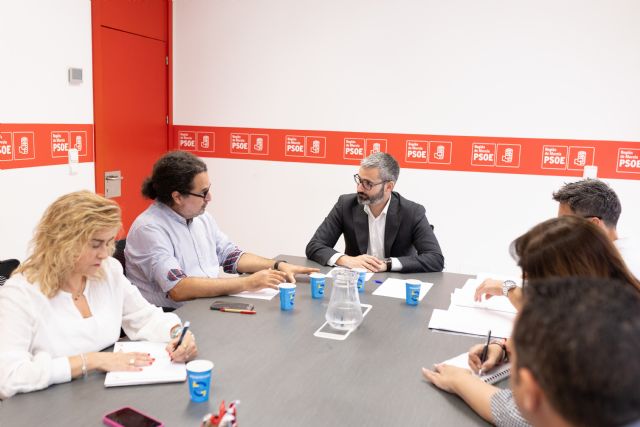 Fernando Moreno: Exigimos a López Miras que cumpla la ley y acabe de una vez con la precariedad laboral de los bomberos forestales en la Región de Murcia - 1, Foto 1